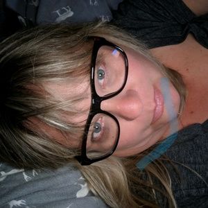 Meet your Posher, Angie